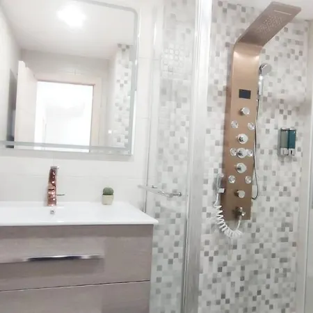 - Lujo - Parking, Maquina Arcade, Wifi Y Netflix