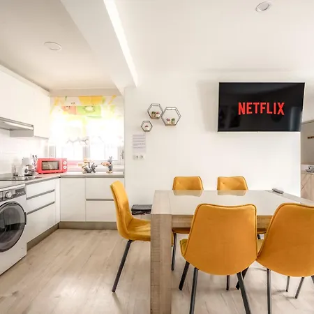 - Lujo - Parking, Maquina Arcade, Wifi Y Netflix * Oviedo